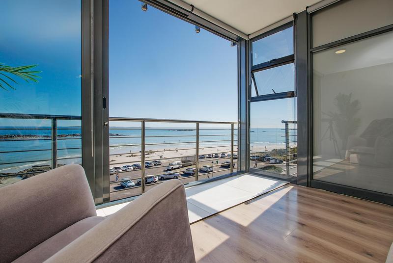 2 Bedroom Property for Sale in Bloubergstrand Western Cape